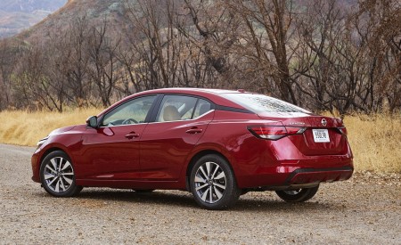 2020 Nissan Sentra Rear Three-Quarter Wallpapers 450x275 (10)