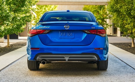 2020 Nissan Sentra Rear Wallpapers 450x275 (38)