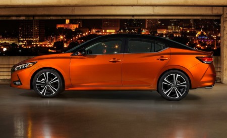 2020 Nissan Sentra Side Wallpapers 450x275 (73)