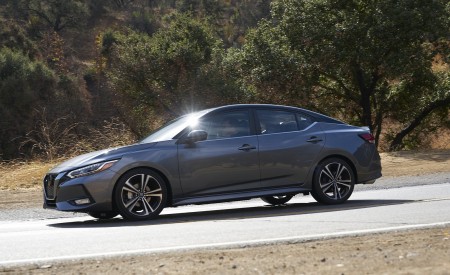 2020 Nissan Sentra Side Wallpapers 450x275 (27)
