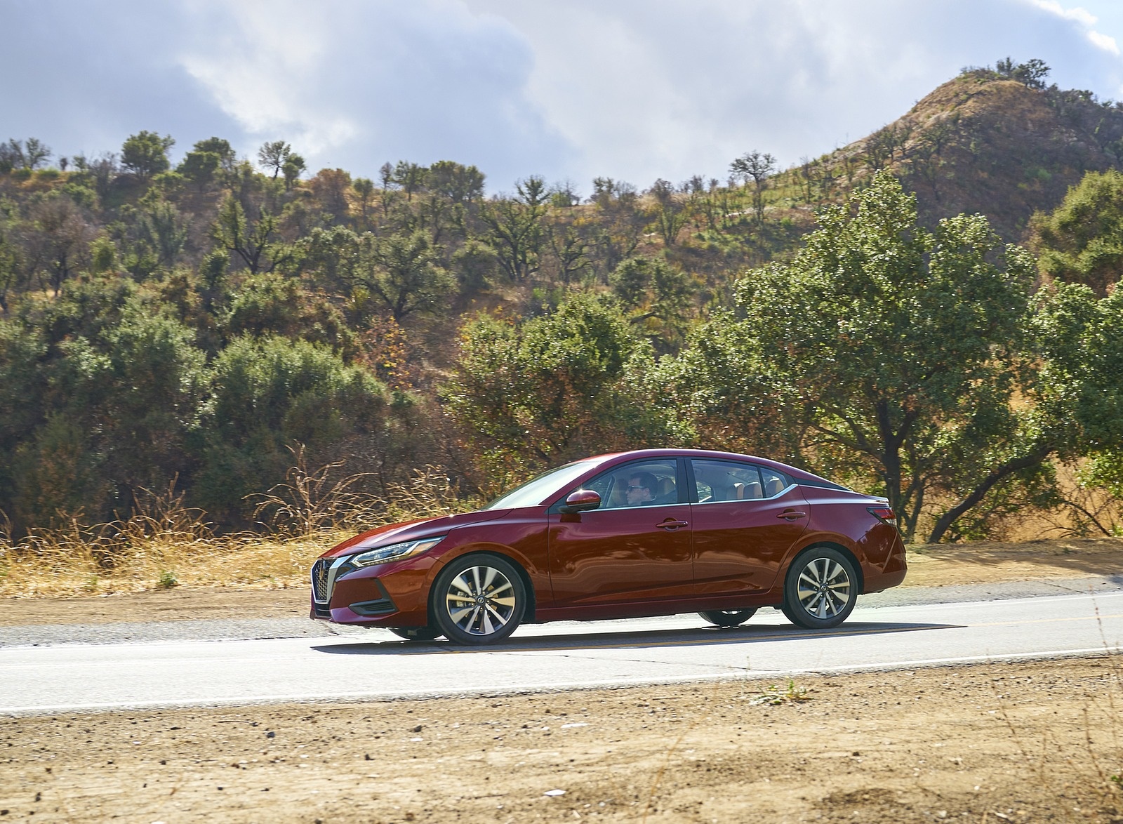 2020 Nissan Sentra Side Wallpapers (4)