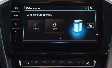 2020 Volkswagen Passat GTE Advance Estate (UK-Spec; Plug-In Hybrid) Central Console Wallpapers 450x275 (18)