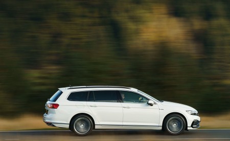 2020 Volkswagen Passat GTE Advance Estate (UK-Spec; Plug-In Hybrid) Side Wallpapers 450x275 (8)