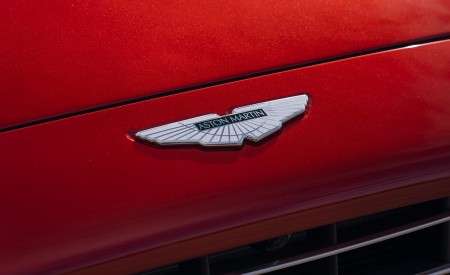 2021 Aston Martin DBX Badge Wallpapers 450x275 (110)