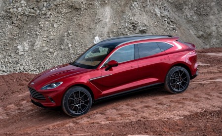 2021 Aston Martin DBX Front Three-Quarter Wallpapers 450x275 (96)