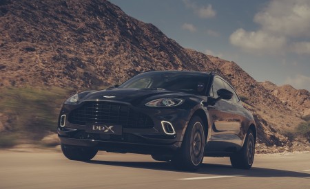 2021 Aston Martin DBX Front Three-Quarter Wallpapers 450x275 (30)