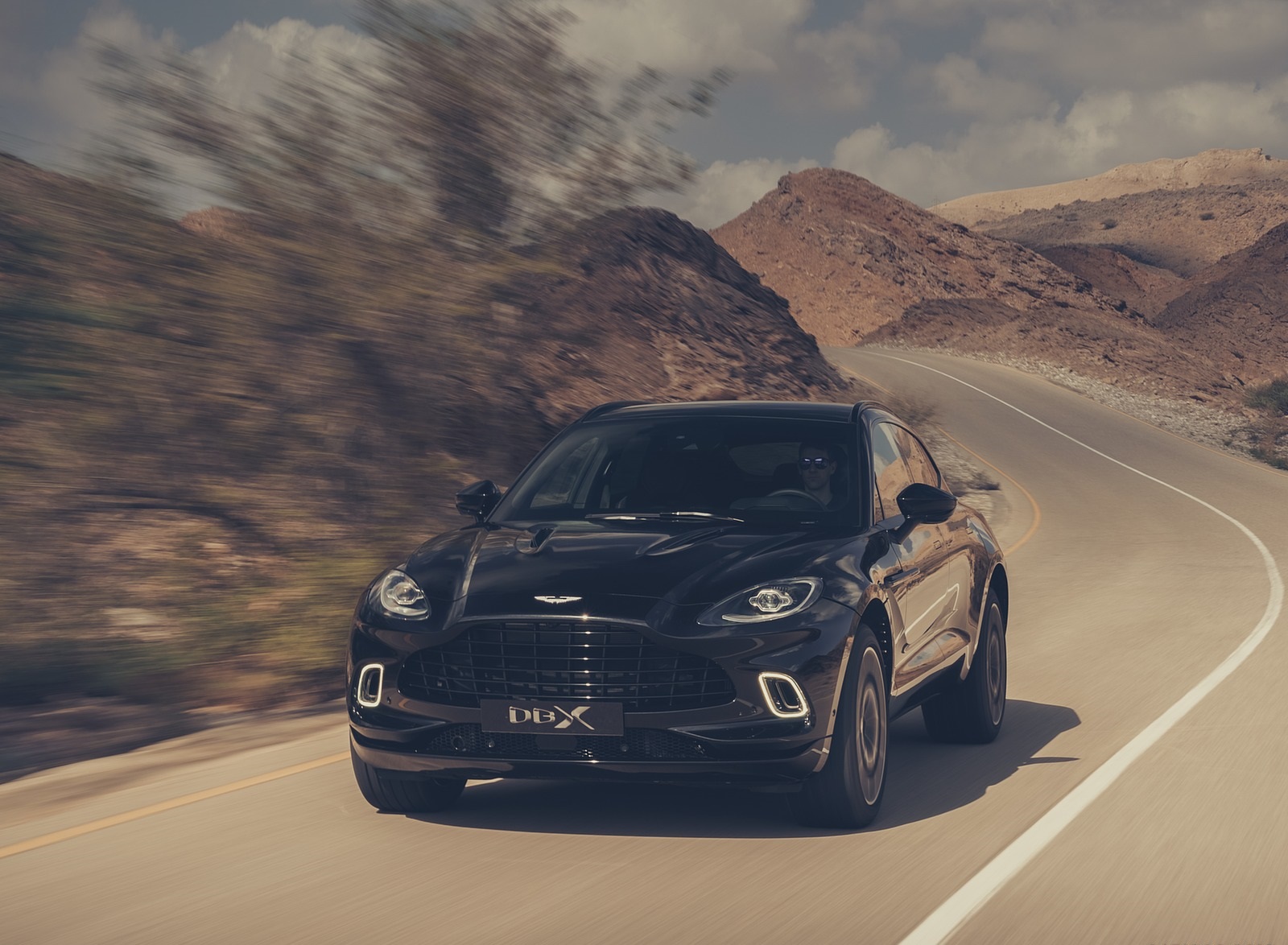 2021 Aston Martin DBX Front Three-Quarter Wallpapers #9 of 122