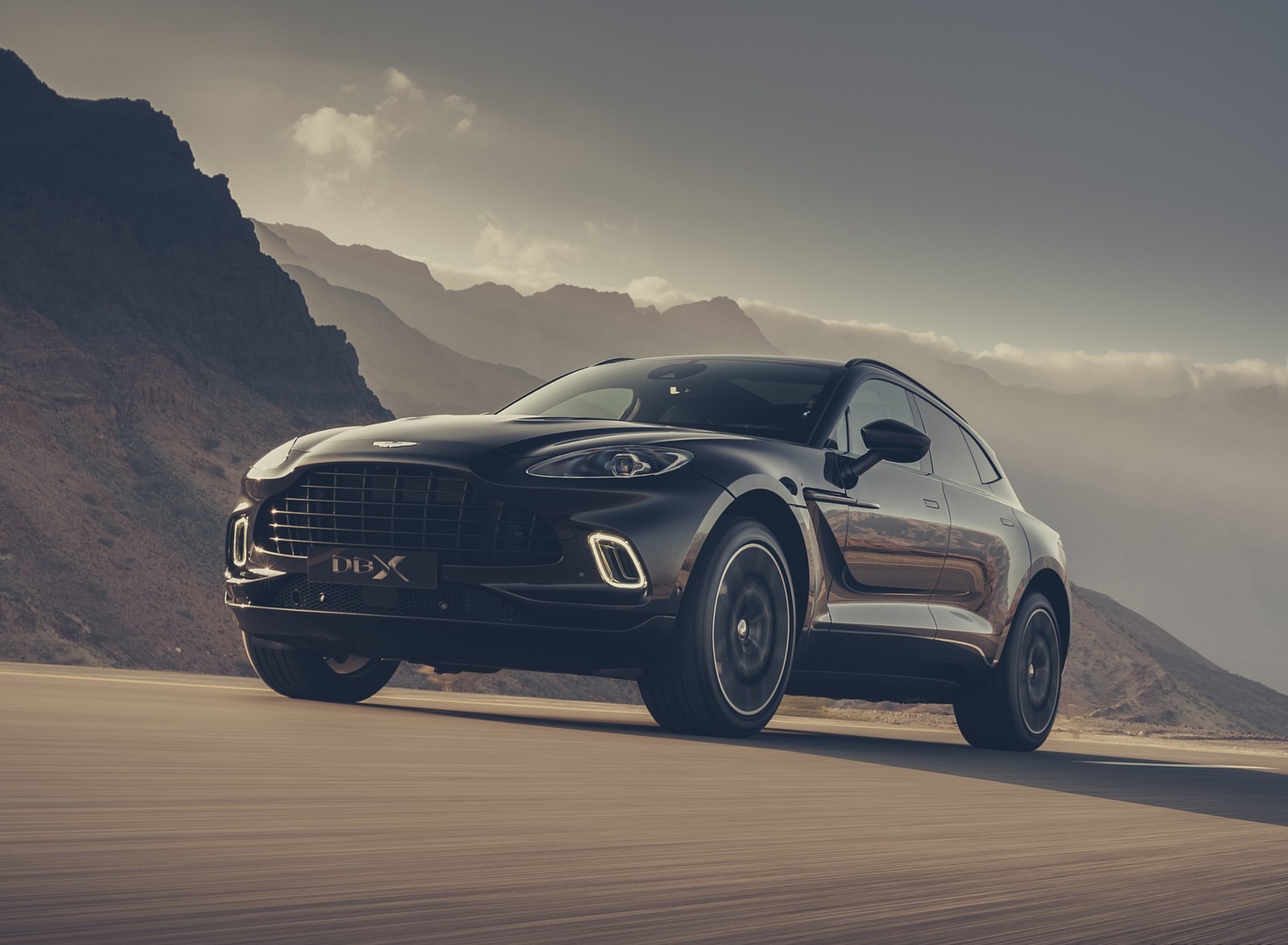 2021 Aston Martin DBX Front Three-Quarter Wallpapers #10 of 122