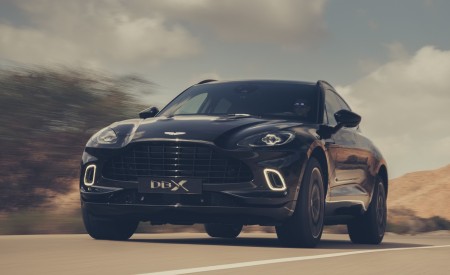 2021 Aston Martin DBX Front Three-Quarter Wallpapers 450x275 (22)