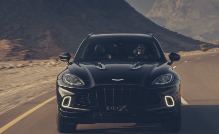 2021 Aston Martin DBX Front Wallpapers 450x275 (13)
