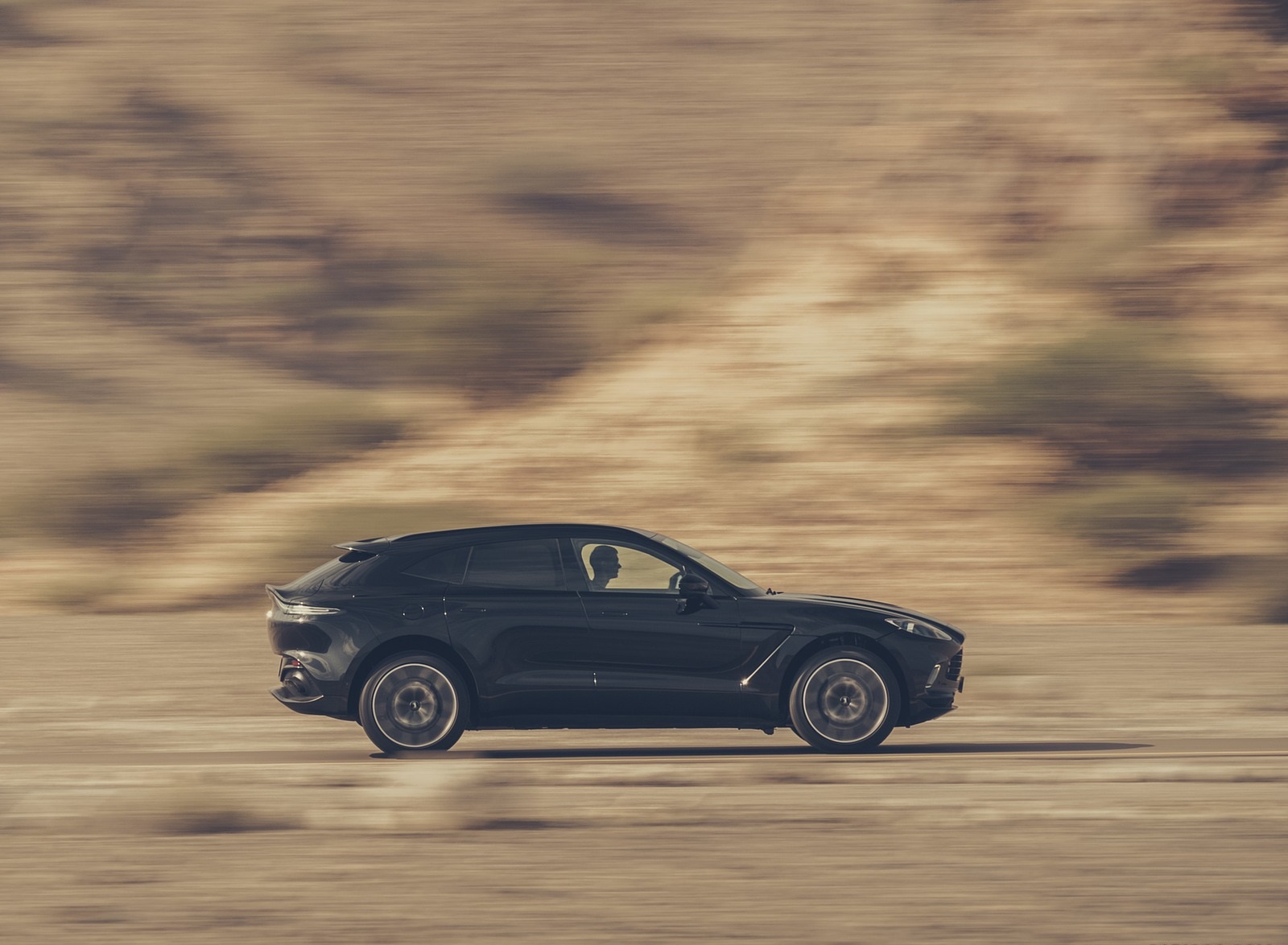 2021 Aston Martin DBX Side Wallpapers #43 of 122