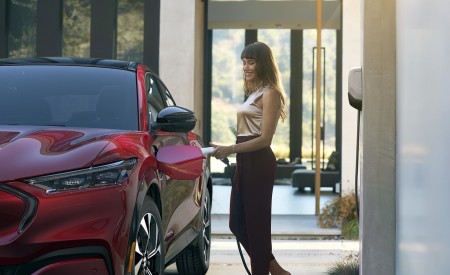 2021 Ford Mustang Mach-E Electric SUV Charging Wallpapers 450x275 (51)