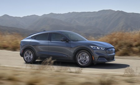 2021 Ford Mustang Mach-E Electric SUV Front Three-Quarter Wallpapers 450x275 (32)