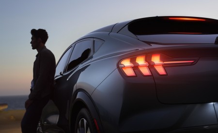 2021 Ford Mustang Mach-E Electric SUV Tail Light Wallpapers 450x275 (46)