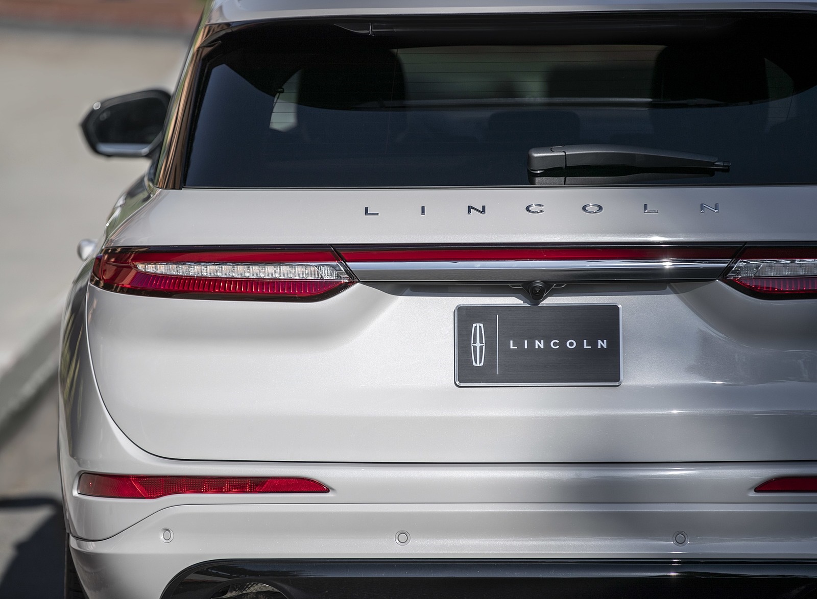 2021 Lincoln Corsair Grand Touring Plug-In Hybrd (Color: Ceramic Pearl) Detail Wallpapers (8)