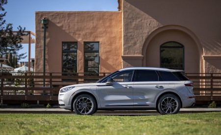 2021 Lincoln Corsair Grand Touring Plug-In Hybrd (Color: Ceramic Pearl) Side Wallpapers 450x275 (34)