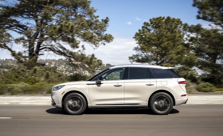 2021 Lincoln Corsair Grand Touring Plug-In Hybrd (Color: Ceramic Pearl) Side Wallpapers 450x275 (32)