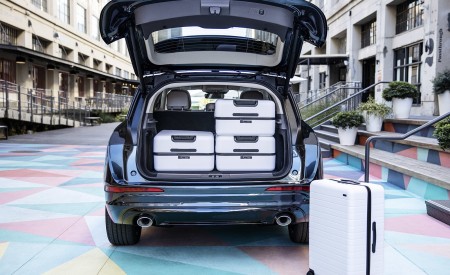 2021 Lincoln Corsair Grand Touring Plug-In Hybrd (Color: Flight Blue) Trunk Wallpapers 450x275 (49)