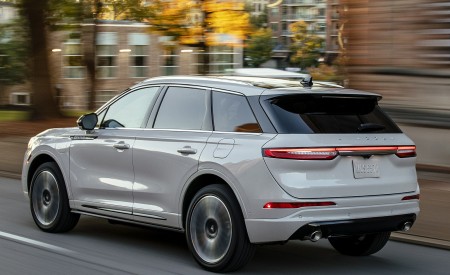 2021 Lincoln Corsair Grand Touring Plug-In Hybrid Rear Three-Quarter Wallpapers 450x275 (4)