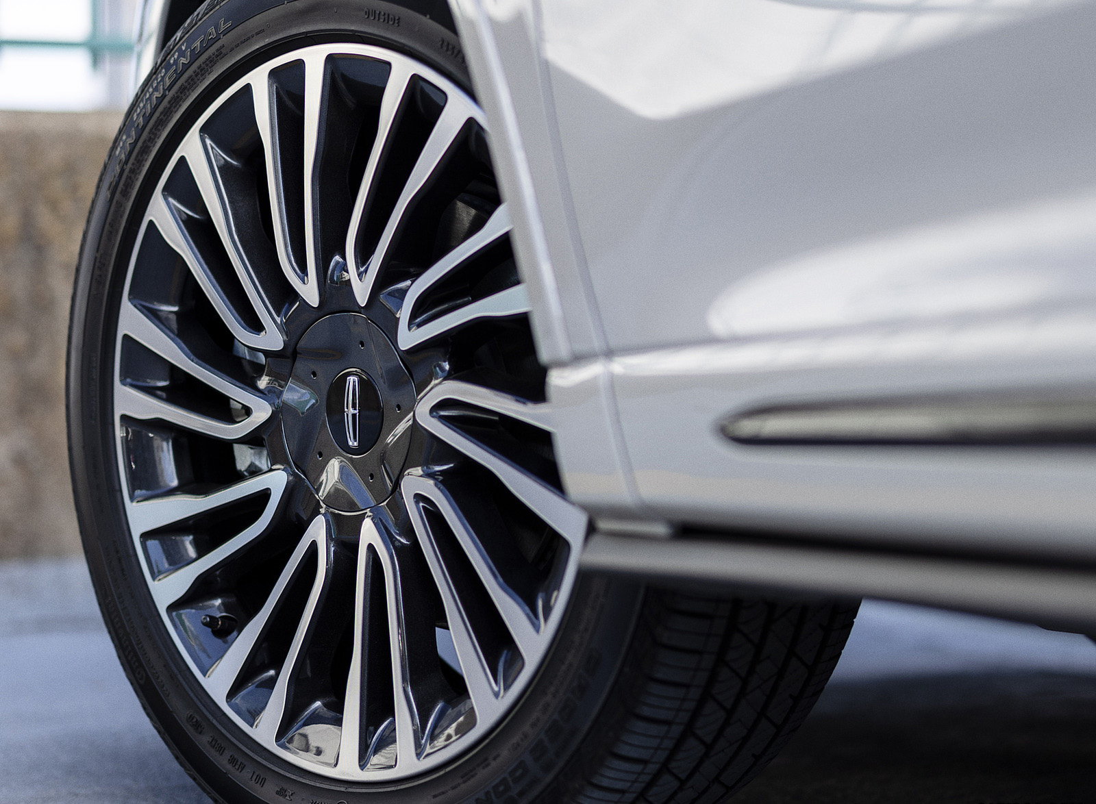 2021 Lincoln Corsair Grand Touring Plug-In Hybrid Wheel Wallpapers (15)