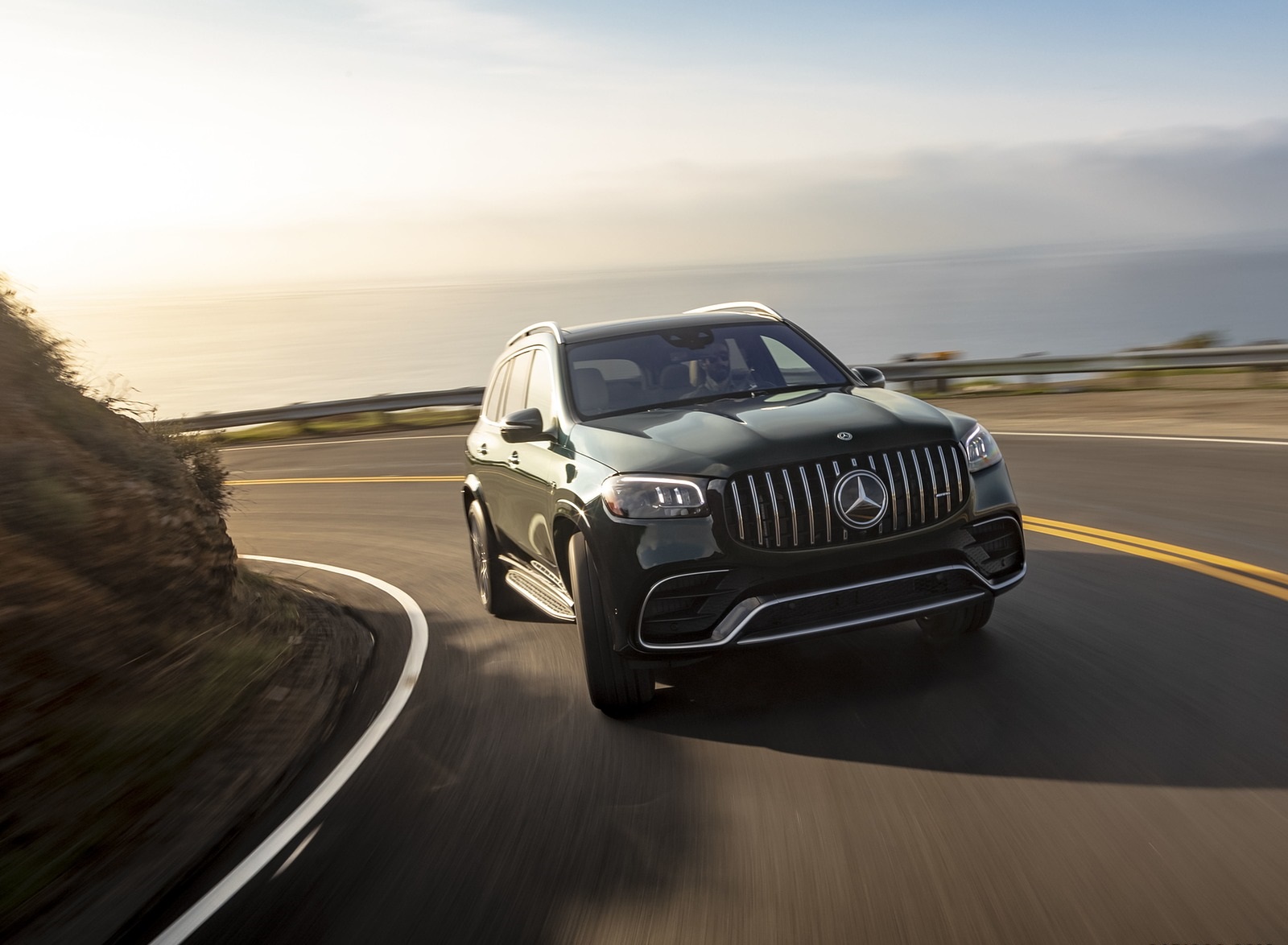 2021 Mercedes-AMG GLS 63 (US-Spec) Front Wallpapers (12)