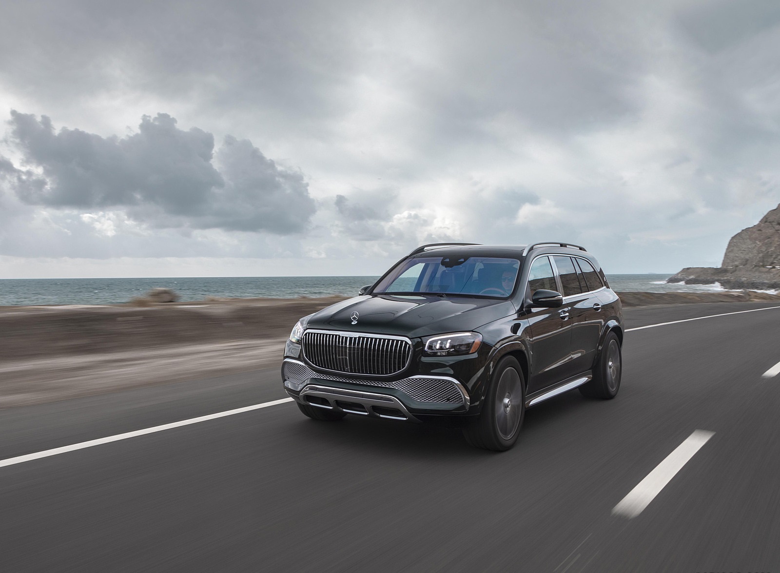 2021 Mercedes-Maybach GLS 600 (US-Spec) Front Three-Quarter Wallpapers (3)
