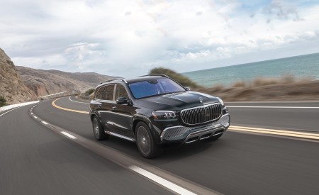 2021 Mercedes-Maybach GLS 600 (US-Spec) Front Three-Quarter Wallpapers 450x275 (4)