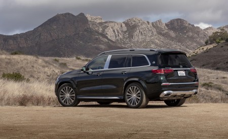 2021 Mercedes-Maybach GLS 600 (US-Spec) Rear Three-Quarter Wallpapers 450x275 (41)