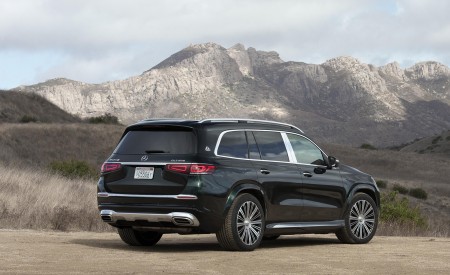 2021 Mercedes-Maybach GLS 600 (US-Spec) Rear Three-Quarter Wallpapers  450x275 (42)