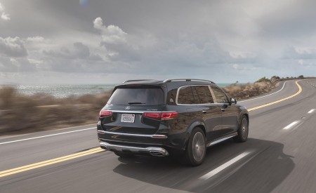 2021 Mercedes-Maybach GLS 600 (US-Spec) Rear Three-Quarter Wallpapers  450x275 (26)