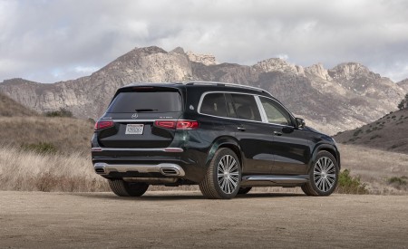 2021 Mercedes-Maybach GLS 600 (US-Spec) Rear Three-Quarter Wallpapers  450x275 (43)