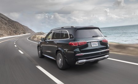 2021 Mercedes-Maybach GLS 600 (US-Spec) Rear Three-Quarter Wallpapers 450x275 (33)