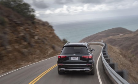 2021 Mercedes-Maybach GLS 600 (US-Spec) Rear Wallpapers 450x275 (20)