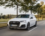 2020 Audi Q7 TFSI e quattro Plug-In Hybrid (Color: Glacier White) Front Three-Quarter Wallpapers 150x120