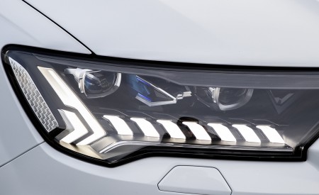 2020 Audi Q7 TFSI e quattro Plug-In Hybrid (Color: Glacier White) Headlight Wallpapers 450x275 (28)