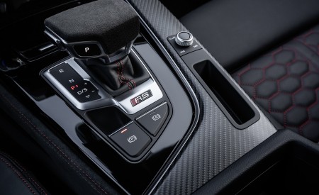 2020 Audi RS 5 Coupe Central Console Wallpapers 450x275 (39)