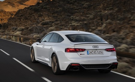 2020 Audi RS 5 Sportback (Color: Glacier White) Rear Three-Quarter Wallpapers 450x275 (45)