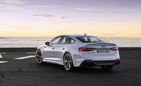 2020 Audi RS 5 Sportback (Color: Glacier White) Rear Three-Quarter Wallpapers 450x275 (50)
