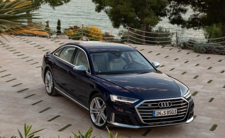 2020 Audi S8 (Color: Navarra Blue) Front Three-Quarter Wallpapers 450x275 (140)