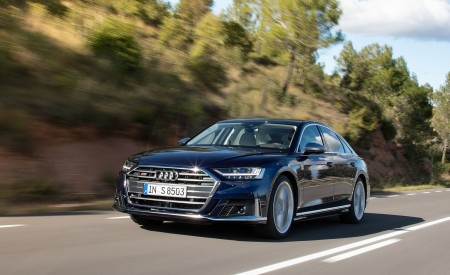 2020 Audi S8 (Color: Navarra Blue) Front Three-Quarter Wallpapers 450x275 (126)