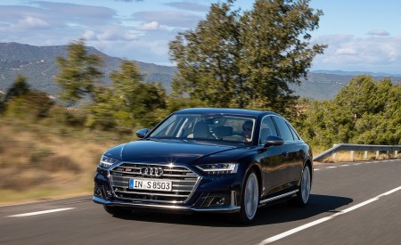 2020 Audi S8 (Color: Navarra Blue) Front Three-Quarter Wallpapers 450x275 (111)
