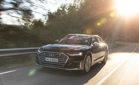 2020 Audi S8 (Color: Navarra Blue) Front Wallpapers 450x275 (131)