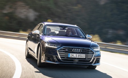 2020 Audi S8 (Color: Navarra Blue) Front Wallpapers 450x275 (132)