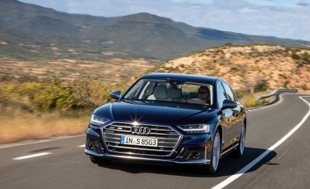 2020 Audi S8 (Color: Navarra Blue) Front Wallpapers 450x275 (133)