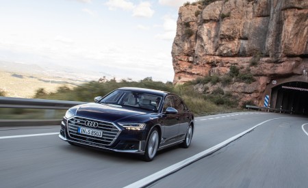 2020 Audi S8 (Color: Navarra Blue) Front Wallpapers 450x275 (108)