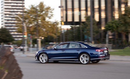 2020 Audi S8 (Color: Navarra Blue) Rear Three-Quarter Wallpapers 450x275 (138)