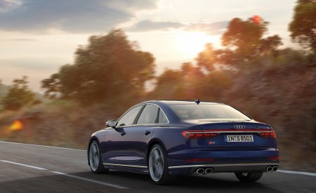 2020 Audi S8 (Color: Navarra Blue) Rear Three-Quarter Wallpapers 450x275 (117)