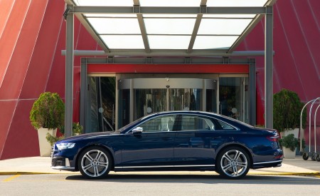 2020 Audi S8 (Color: Navarra Blue) Side Wallpapers 450x275 (145)