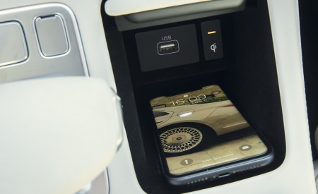 2020 Genesis G90 Wireless Charging Wallpapers 450x275 (25)