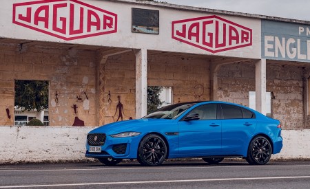 2020 Jaguar XE Reims Edition Front Three-Quarter Wallpapers 450x275 (25)